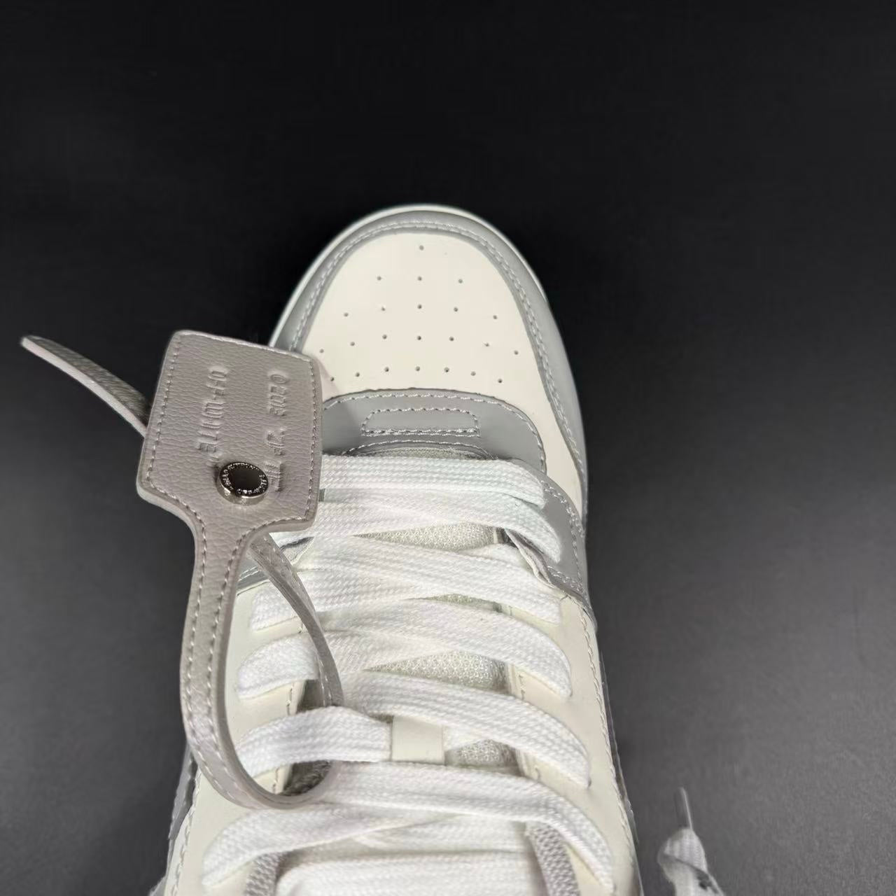 OFF-WHITE OUT OF OFFICE - Image 7