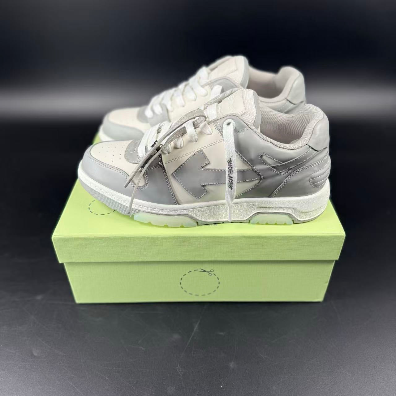 OFF-WHITE OUT OF OFFICE - Image 4