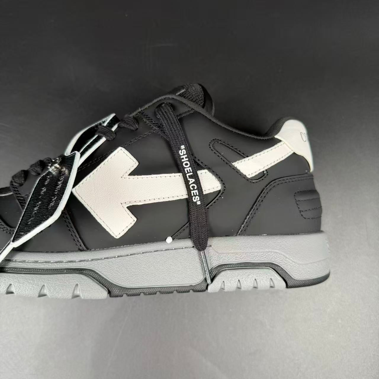 OFF-WHITE OUT OF OFFICE - Image 6