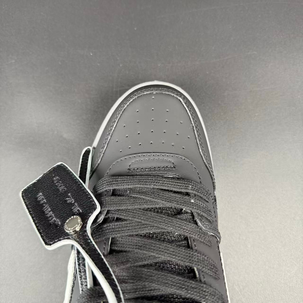 OFF-WHITE OUT OF OFFICE - Image 7
