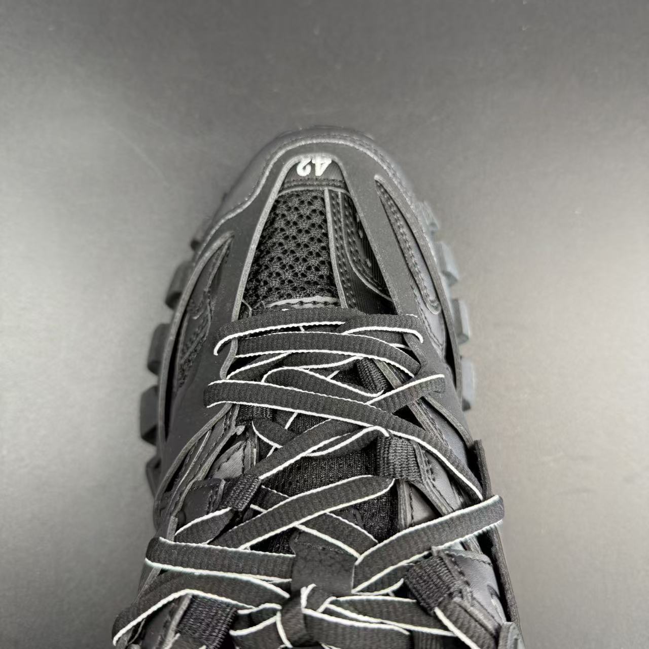 Track Black - Image 9