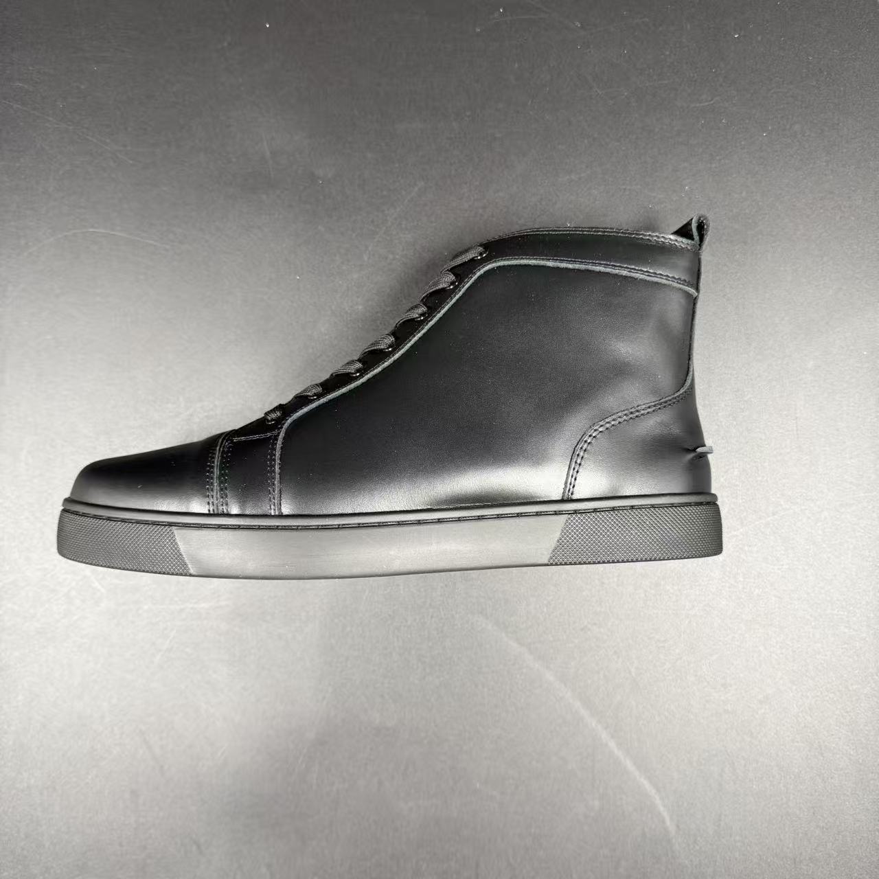 LBTN - Louis Black - Image 5