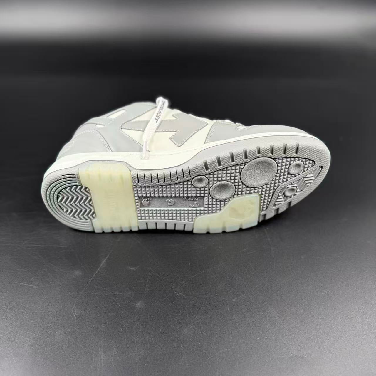 OFF-WHITE OUT OF OFFICE - Image 11