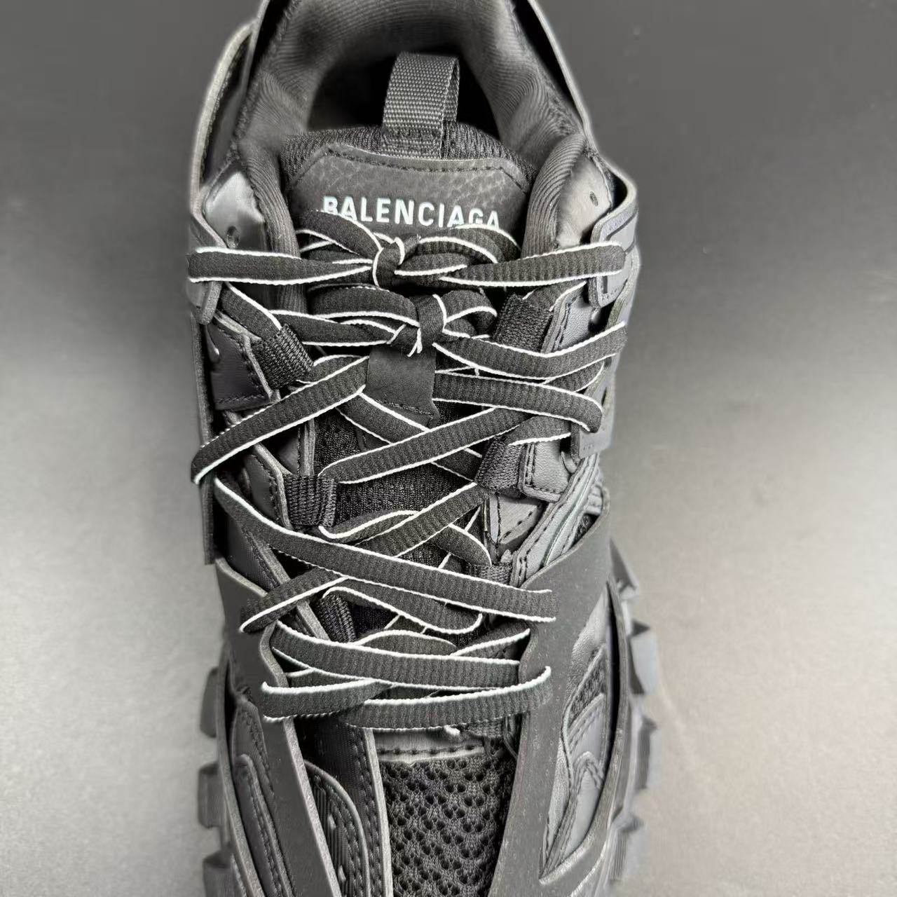 Track Black - Image 10